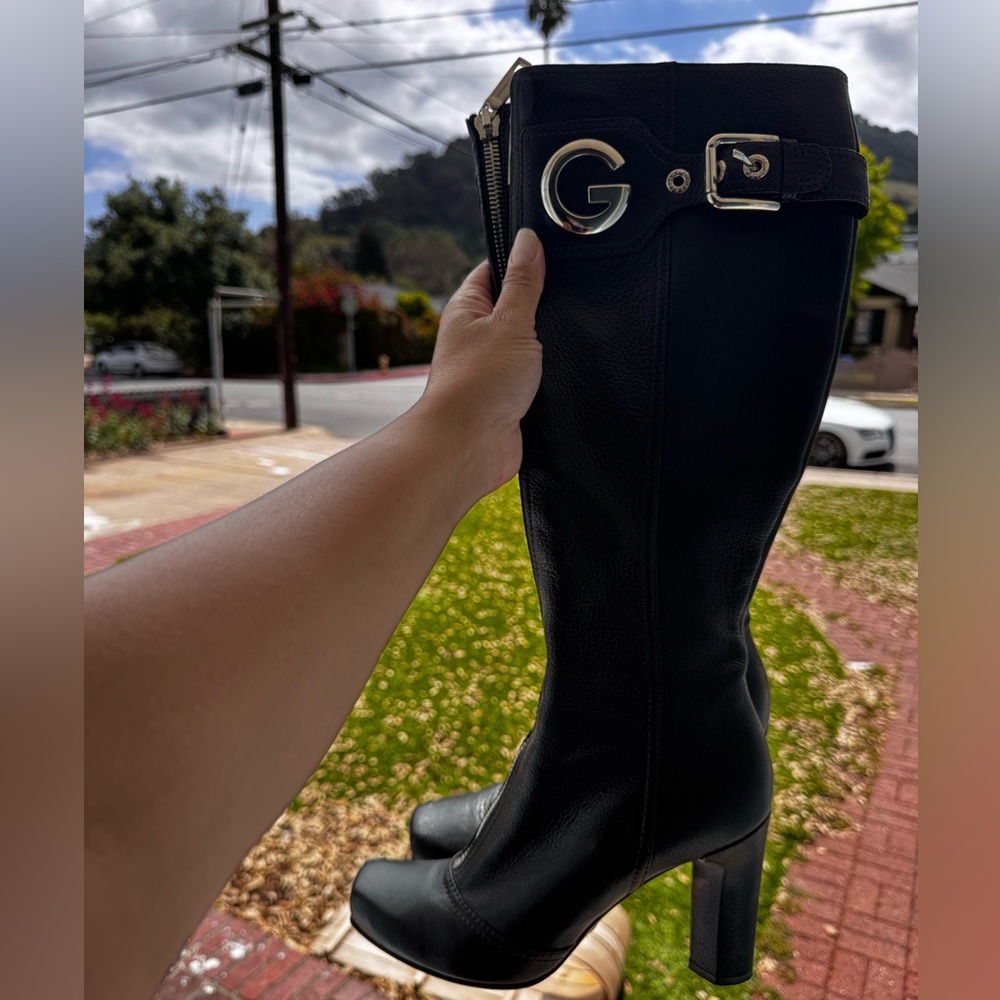 Black Leather boots with Zipper Detail